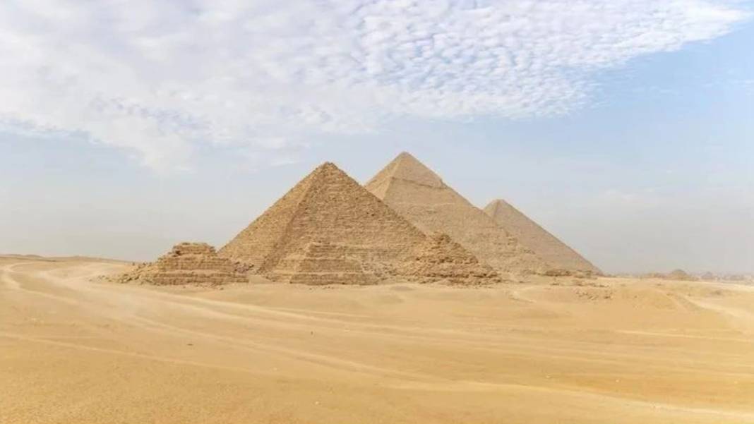 Görkemli yapıları merak uyandırıyor: Mısır piramitleri meğer böyle inşa edilmiş! 4